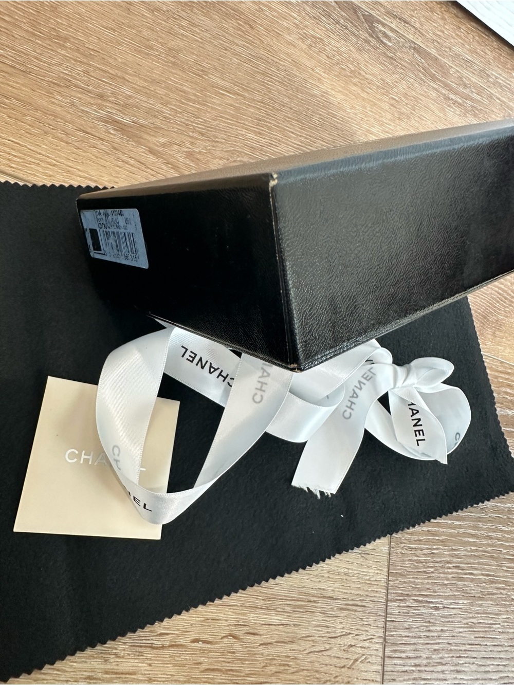 AUTHENTIC CHANEL wallet box, ribbon, black felt and card. - Picture 7 of 10